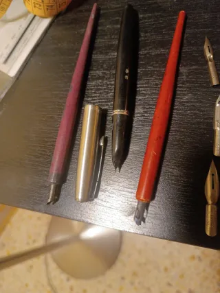 39 Pennini e corpi per penne stilografiche