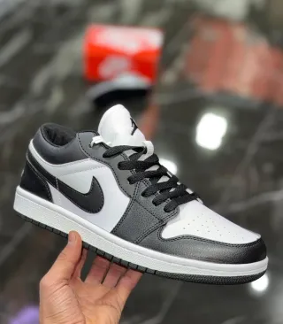 Zapatillas Nike Negras y Grises