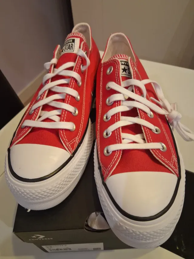 Zapatillas Converse plataforma rojas sin estrenar