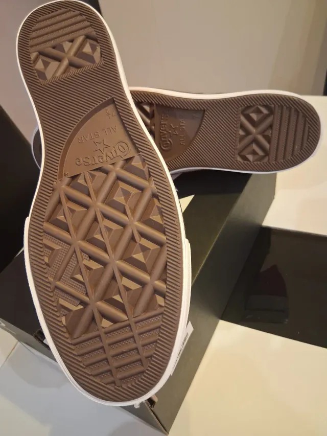 Zapatillas Converse plataforma rojas sin estrenar