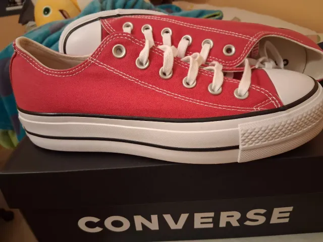 Zapatillas Converse plataforma rojas sin estrenar
