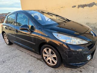 vehículos económicos : p207, Elantra, Octavia