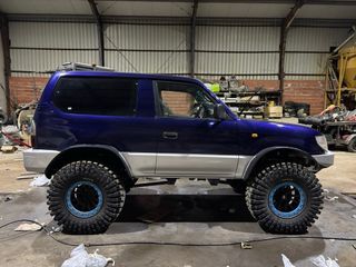 Toyota Land Cruiser 90 2000