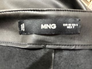 Falda efecto piel negra