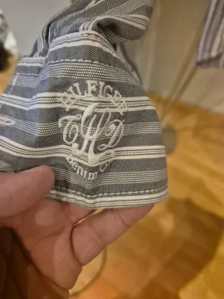 Camisa Tommy Hilfiger Rayas Gris y Blanca