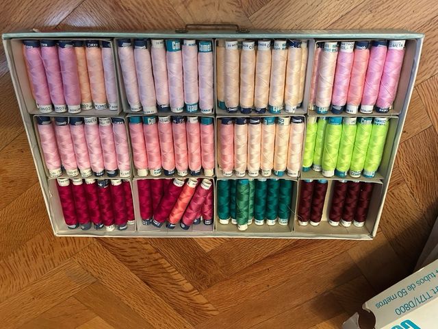 Lote de hilos Cometa y Dalia