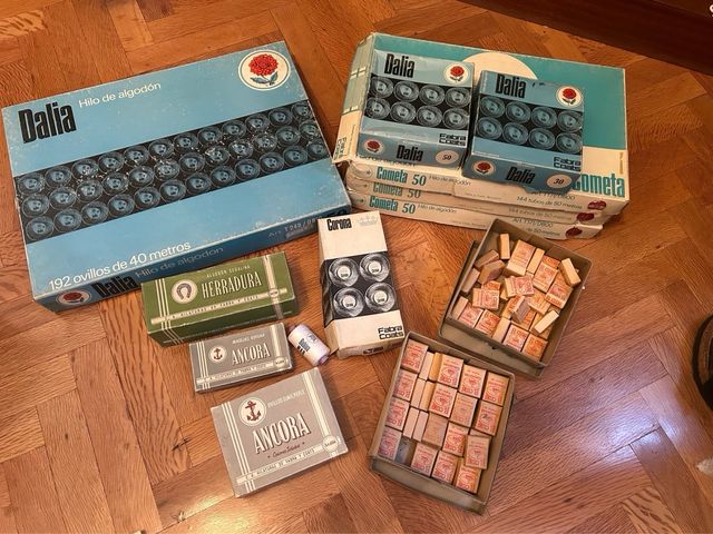 Lote de hilos Cometa y Dalia