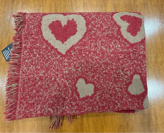 Calda sciarpa/stola con stampa a cuori double-face