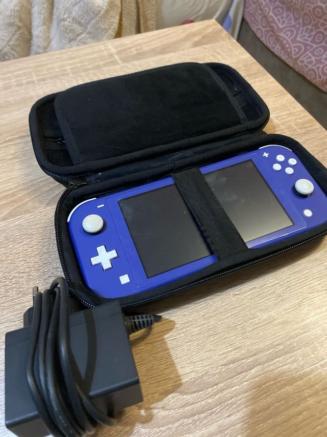 Nintendo Switch Lite + Funda