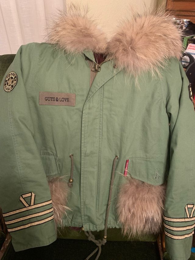 Cazadora militar con piel