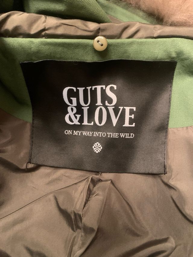 Cazadora militar con piel