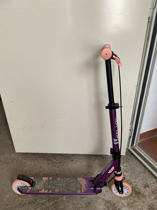 Patinete morado niña