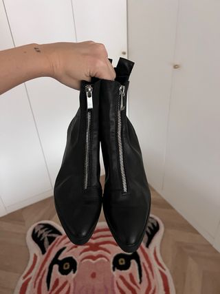 Botines de piel negros con cremallera Talla 37