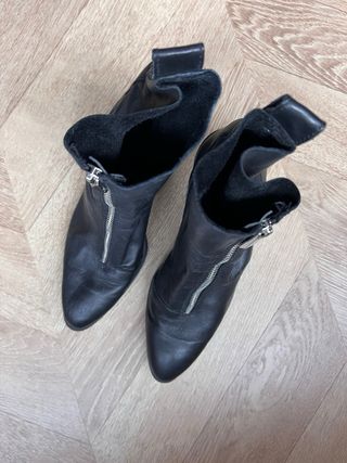 Botines de piel negros con cremallera Talla 37