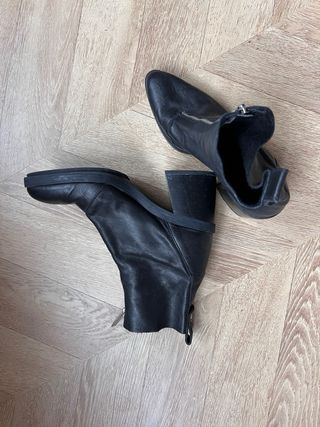 Botines de piel negros con cremallera Talla 37