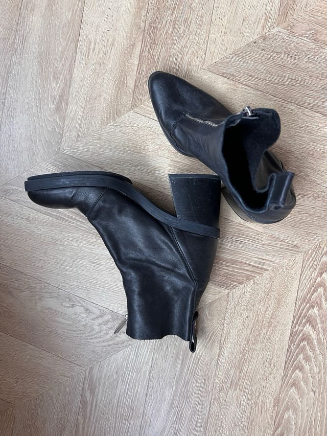 Botines de piel negros con cremallera Talla 37