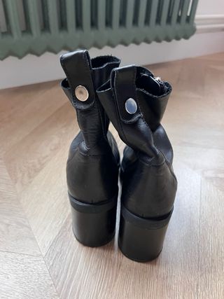 Botines de piel negros con cremallera Talla 37