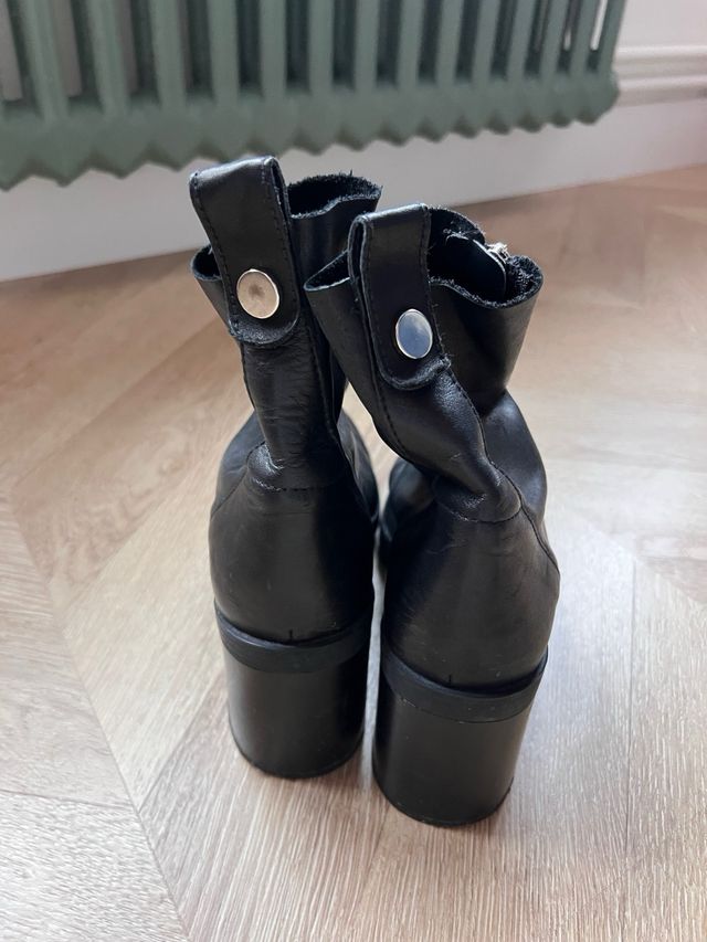 Botines de piel negros con cremallera Talla 37