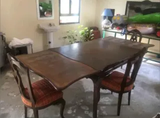 Mesa antiagua madera castaño y 4 sillas