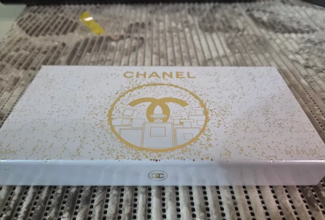 SET DE 3 PERFUMES EM ESTUCHE NUEVOS