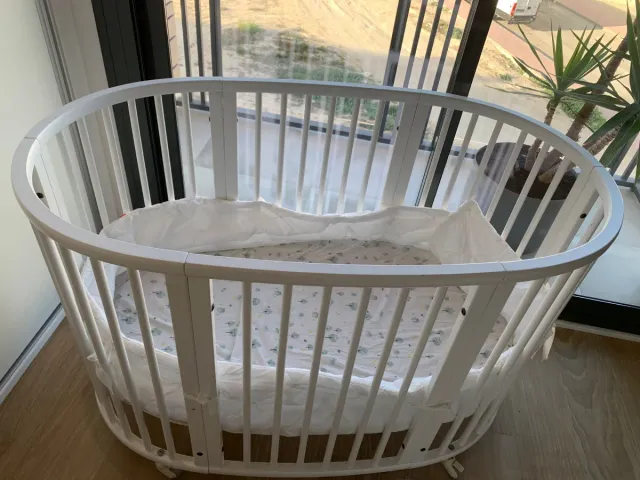 Cuna y minicuna Stokke con 2 colchones