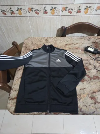 Chaqueta Adidas Niño Negra y Gris talla 11-12