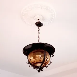 Lámpara de techo de cristal y metal