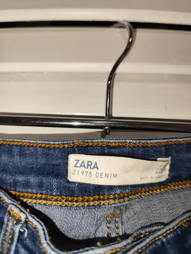 Vaqueros Zara con detalle lateral