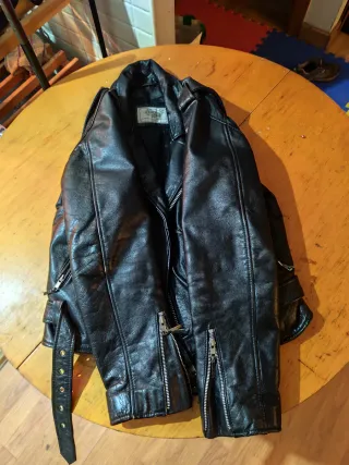 Chaqueta de cuero negra