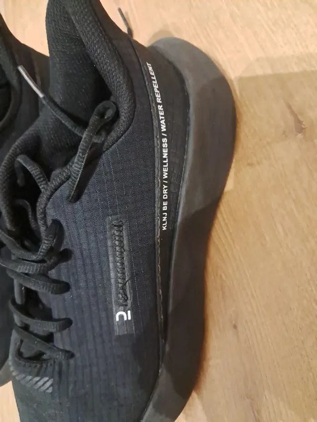 Deportivas Decathlon impermeables negras