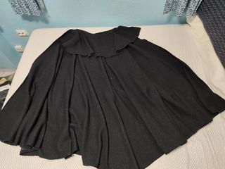 Capa española negra y gris