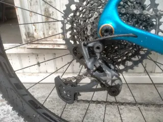 Bicicleta BTT Carbono BRAVO