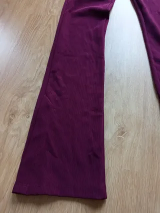 Pantalón Bershka burdeos para mujer Talla XS