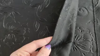 Vestido negro neopreno flores troqueladas