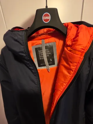 Piumino Sunstripe blu con cappuccio