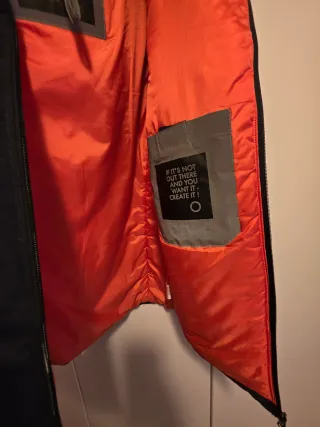 Piumino Sunstripe blu con cappuccio