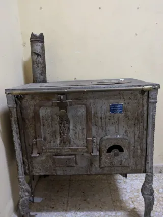 Cocina de leña/carbón antigua