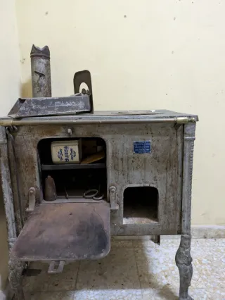 Cocina de leña/carbón antigua