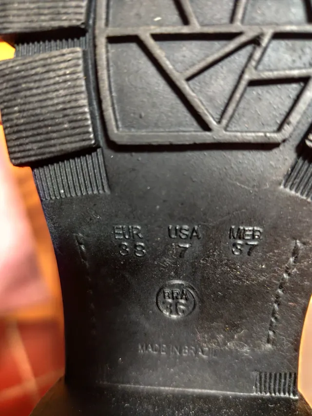 Botas Cubanas pretas de cano curto