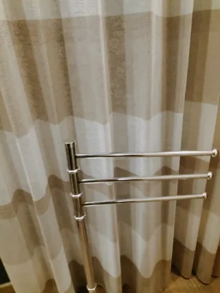 Toallero de pie cromado