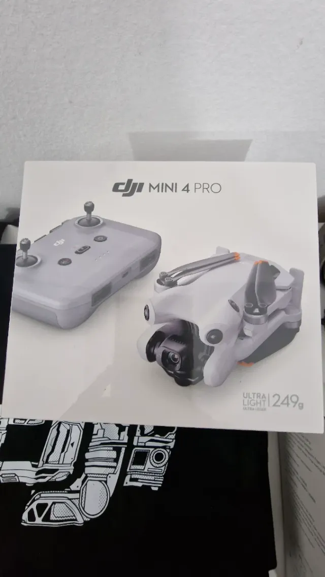 DJI Mini 4 Pro Drone con Mando RC 2