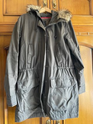 Abrigo verde militar con forro de pelo