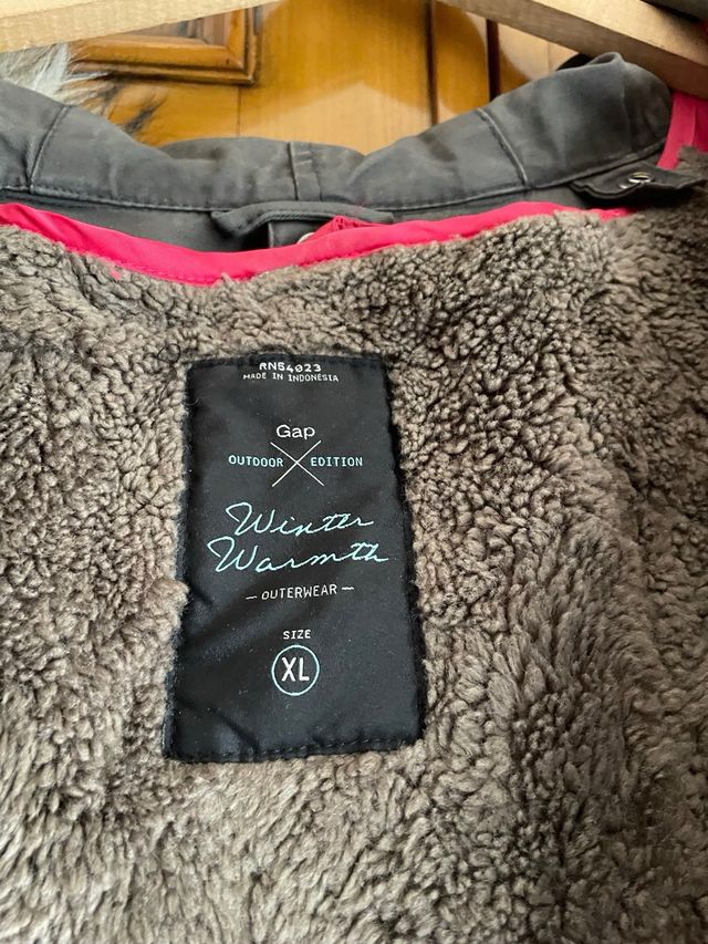 Abrigo verde militar con forro de pelo