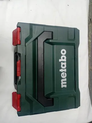 Taladro percutor Metabo a batería