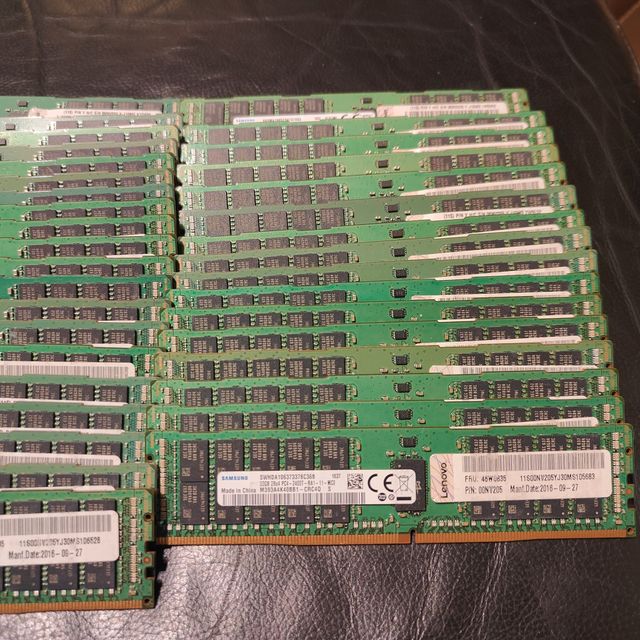 Samsung DDR4 ECC 32GB 2Rx4 2400T RA1 11 MC0