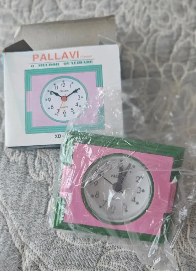 Sveglia Pallavi rosa e verde