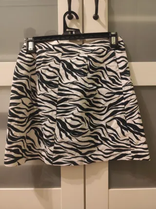 Minifalda cebra blanca y negra