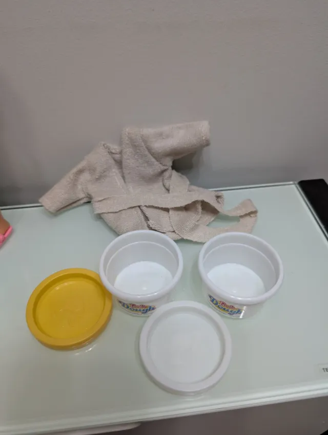 Muñeca "Stacie y su desayuno" (Hermana Barbie)