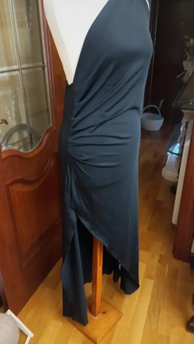 Vestido negro asimétrico talla M