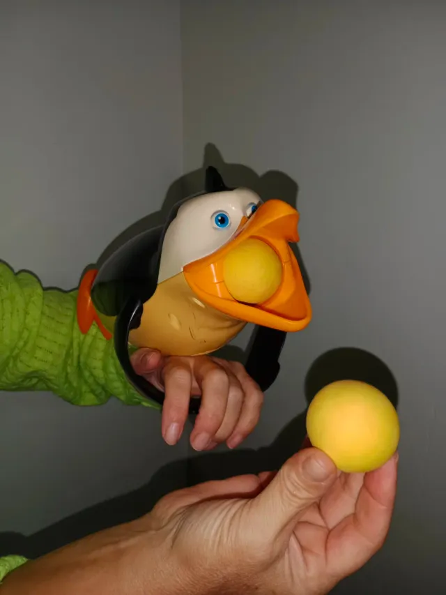 Pinguino Lanzabolas Mattel